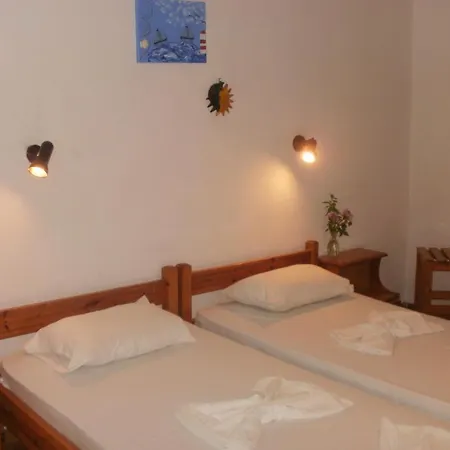 Rea Hotel 2*